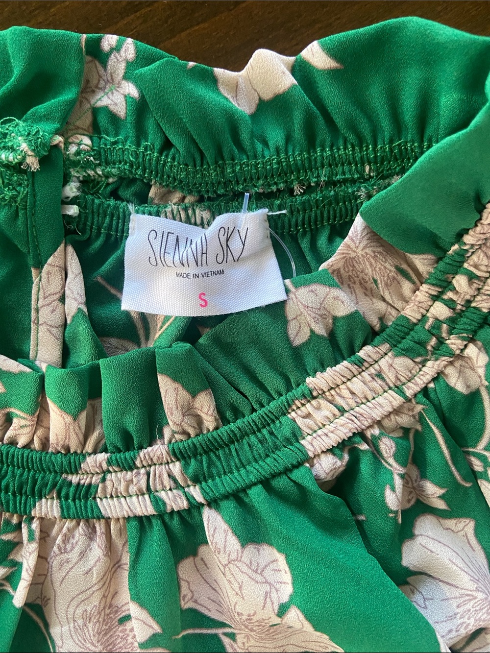 2/$20 Sale* Beautiful green blouse with floral print, size S, by Sienna Sky. NWT - Picture 2 of 16